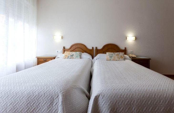 Hostal Hispano Najera Bagian luar foto