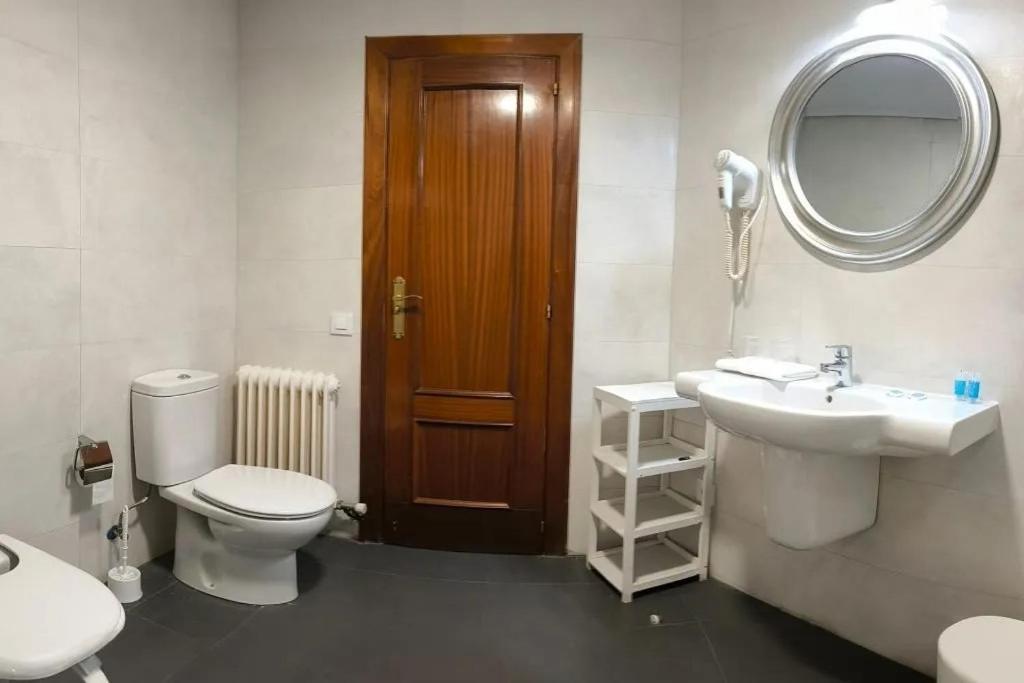 Hostal Hispano Najera Bagian luar foto