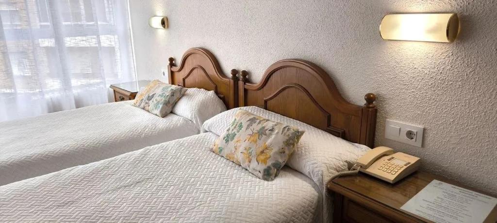 Hostal Hispano Najera Bagian luar foto