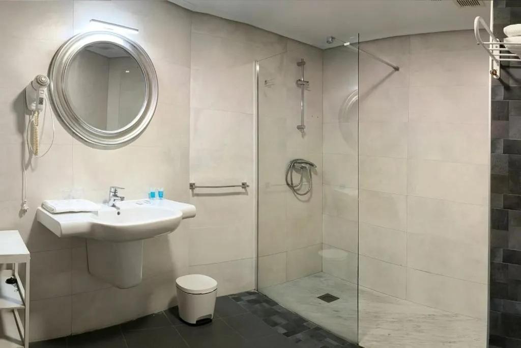 Hostal Hispano Najera Bagian luar foto
